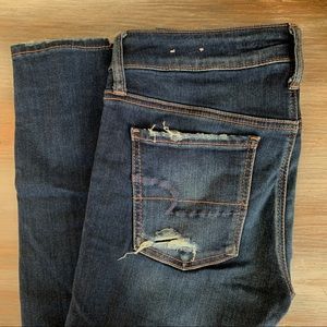 American Eagle Stretch Distressed Skinny Jeans.